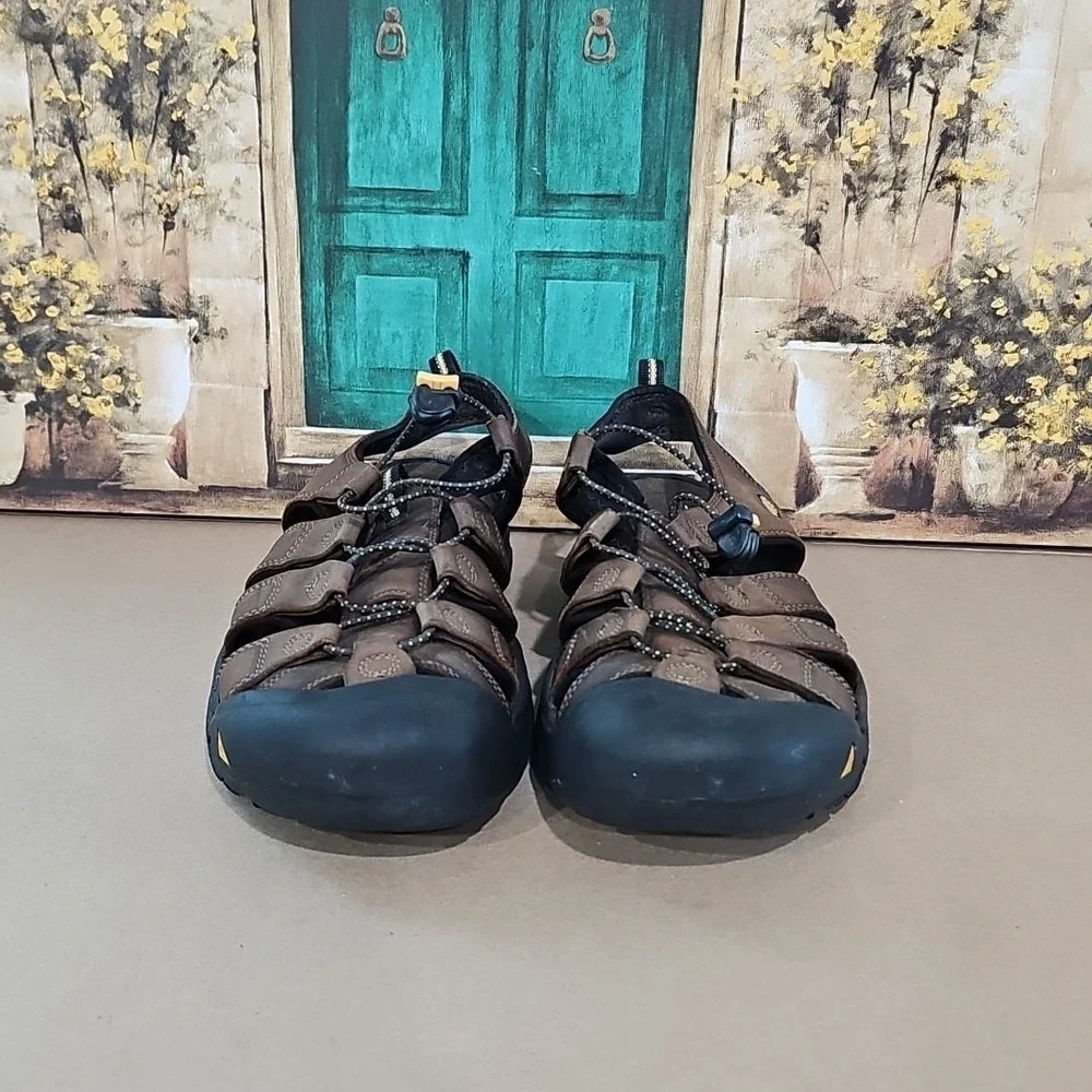 KEEN CLOSED TOE SANDALS MENS 12 BROWN WATERPROOF LEATHER